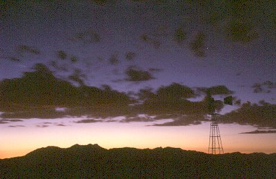 Abenddmmerung - Tolou's Lodge, Namibia